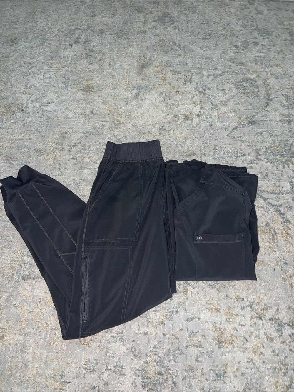 Charcoal Scrub Jogger Pants & Scrub Top